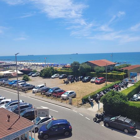شقة Casa Bea Marinella مارينيلاّ دي سارزانا المظهر الخارجي الصورة